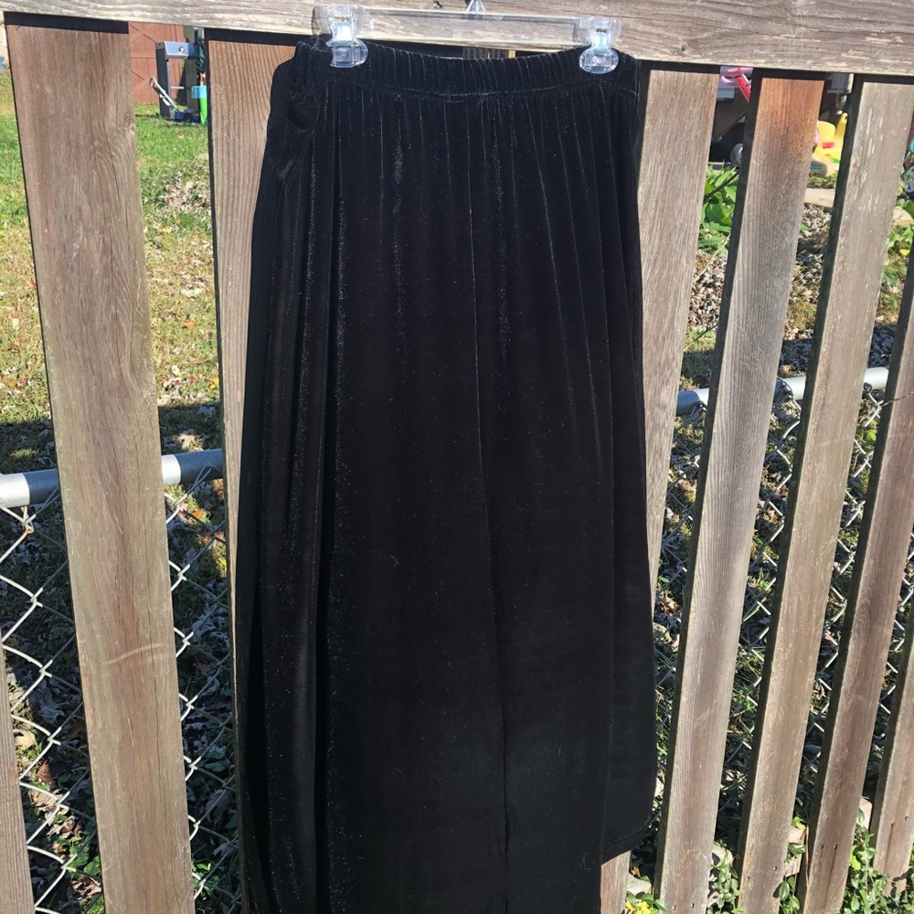 ⚜️ Holiday Ready Calf Length Velour Skirt 🎄🎄 - Picture 2 of 8
